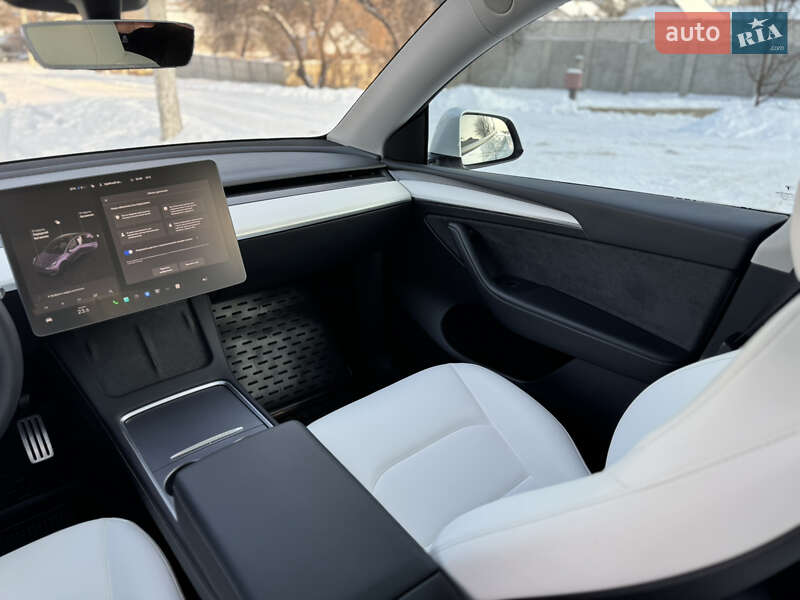 Позашляховик / Кросовер Tesla Model Y 2023 в Харкові