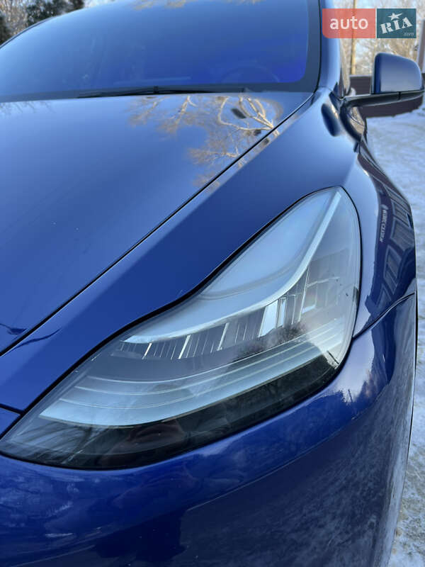 Позашляховик / Кросовер Tesla Model Y 2021 в Обухові