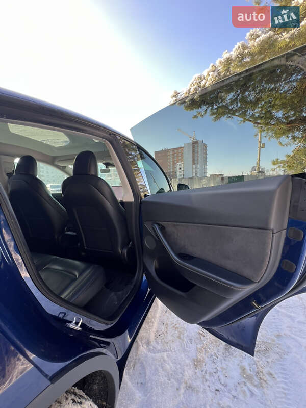 Позашляховик / Кросовер Tesla Model Y 2021 в Обухові
