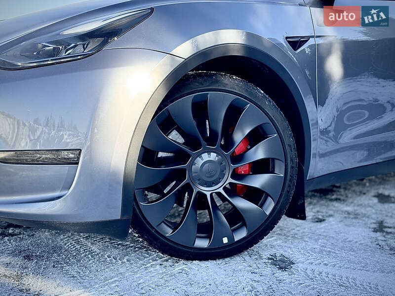 Внедорожник / Кроссовер Tesla Model Y 2023 в Стрые