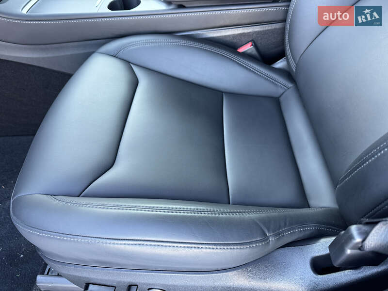 Внедорожник / Кроссовер Tesla Model Y 2023 в Стрые