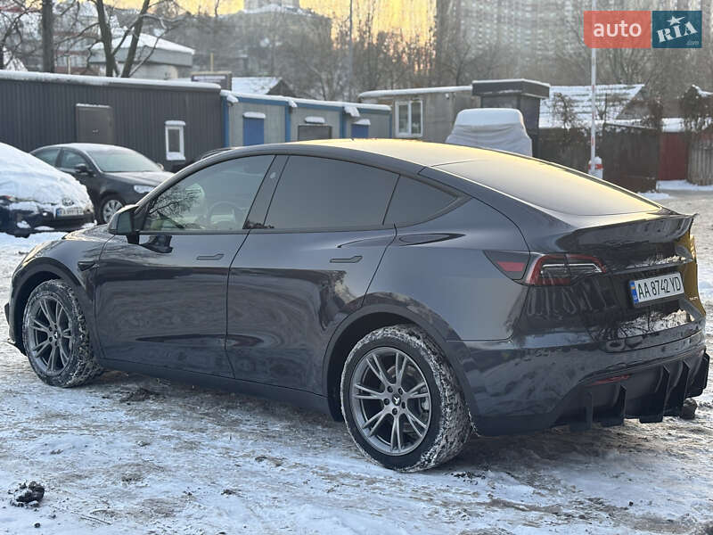 Внедорожник / Кроссовер Tesla Model Y 2024 в Киеве
