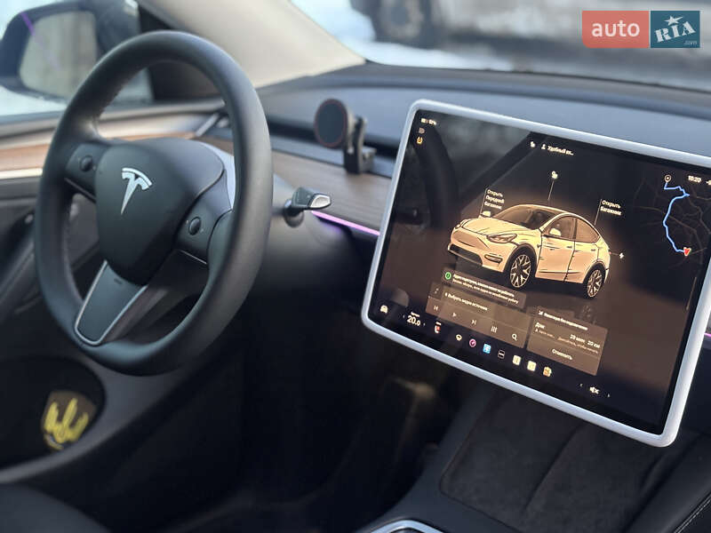 Внедорожник / Кроссовер Tesla Model Y 2024 в Киеве