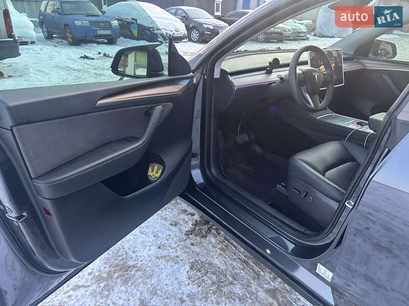 Внедорожник / Кроссовер Tesla Model Y 2024 в Киеве