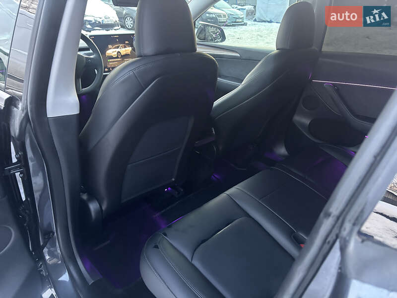 Внедорожник / Кроссовер Tesla Model Y 2024 в Киеве