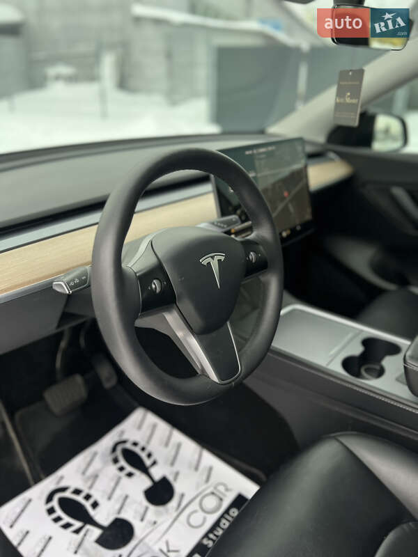 Внедорожник / Кроссовер Tesla Model Y 2021 в Ивано-Франковске
