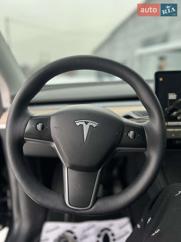 Внедорожник / Кроссовер Tesla Model Y 2021 в Ивано-Франковске