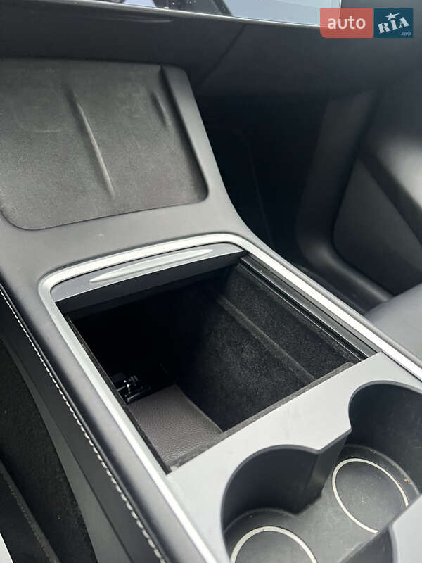 Внедорожник / Кроссовер Tesla Model Y 2021 в Ивано-Франковске