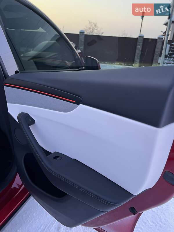 Внедорожник / Кроссовер Tesla Model Y 2025 в Харькове