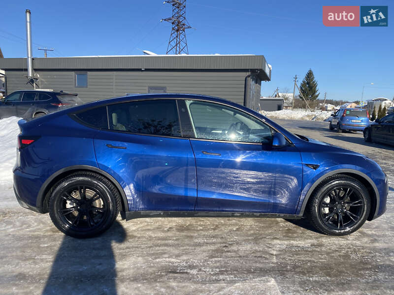 Позашляховик / Кросовер Tesla Model Y 2024 в Львові фото 11 Позашляховик / Кросовер Tesla Model Y 2024 в Львові