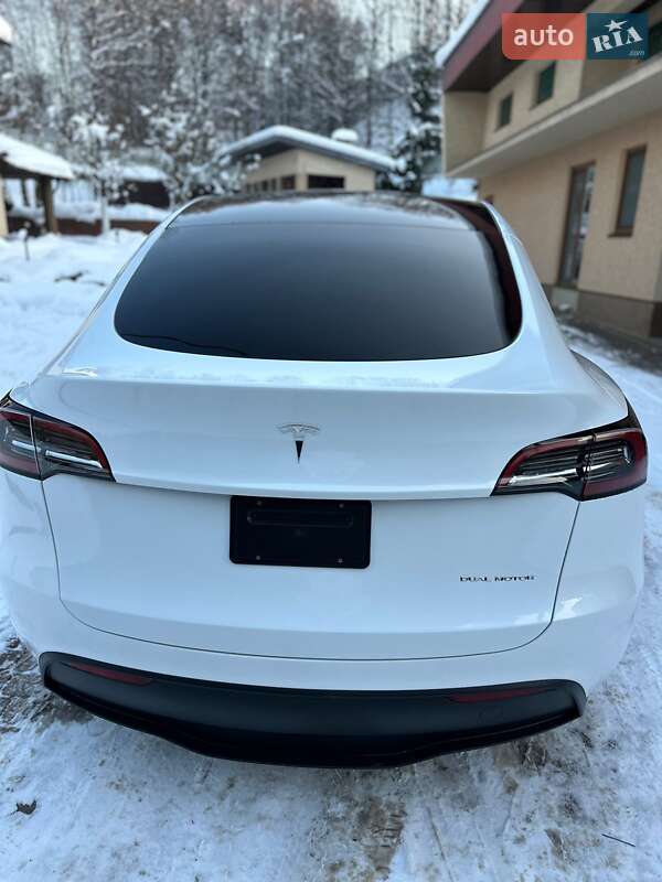 Позашляховик / Кросовер Tesla Model Y 2024 в Тячеві