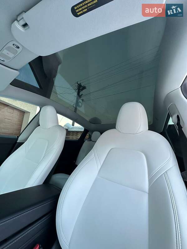 Позашляховик / Кросовер Tesla Model Y 2024 в Тячеві