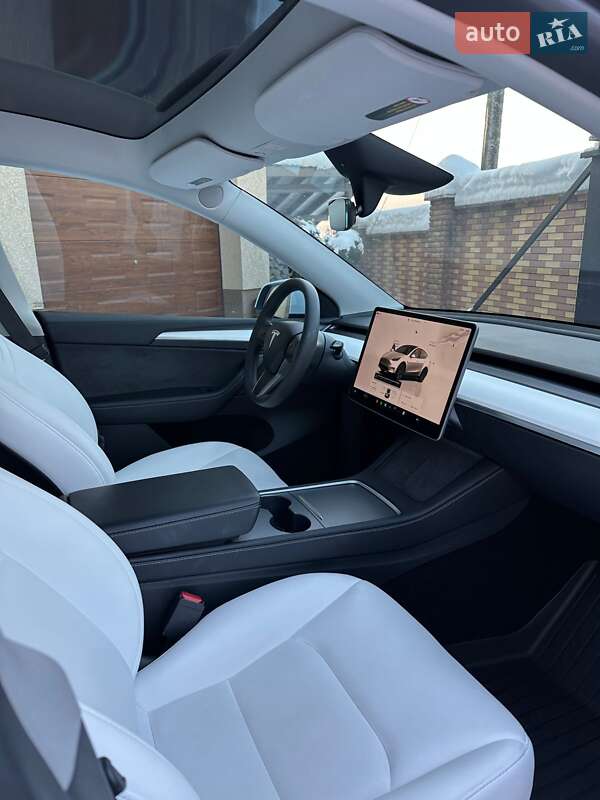 Позашляховик / Кросовер Tesla Model Y 2024 в Тячеві
