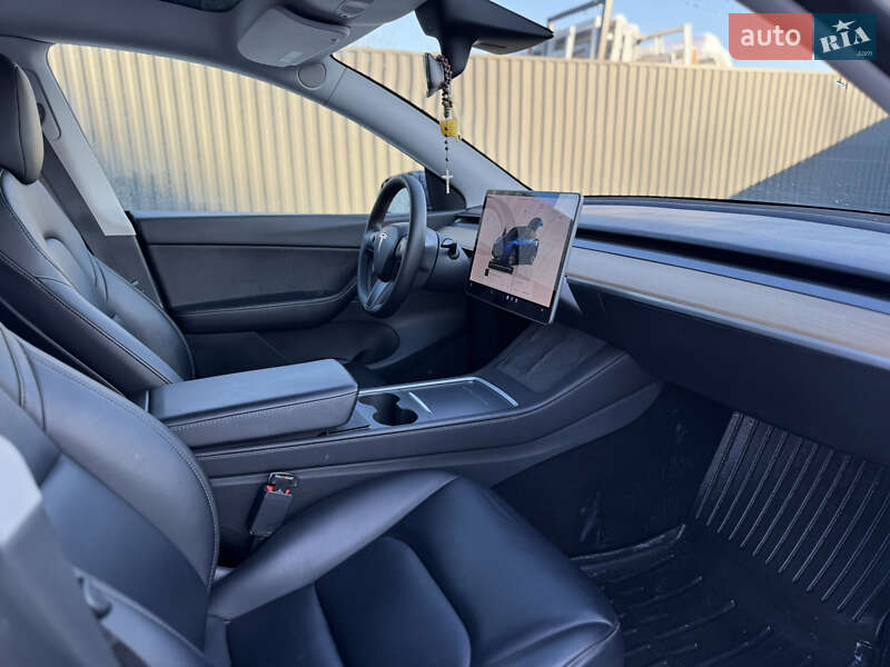 Позашляховик / Кросовер Tesla Model Y 2022 в Львові