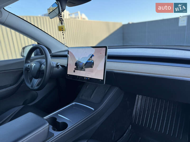 Позашляховик / Кросовер Tesla Model Y 2022 в Львові