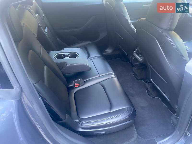 Позашляховик / Кросовер Tesla Model Y 2023 в Києві фото 12 Позашляховик / Кросовер Tesla Model Y 2023 в Києві