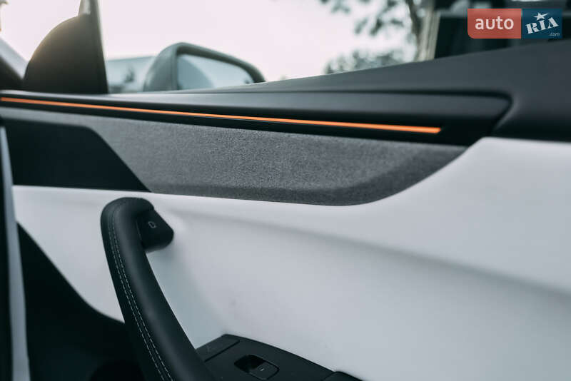 Внедорожник / Кроссовер Tesla Model Y 2025 в Киеве фото 24 Внедорожник / Кроссовер Tesla Model Y 2025 в Киеве