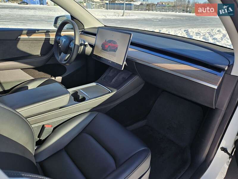 Позашляховик / Кросовер Tesla Model Y 2023 в Дніпрі