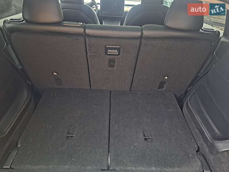 Внедорожник / Кроссовер Tesla Model Y 2023 в Киеве