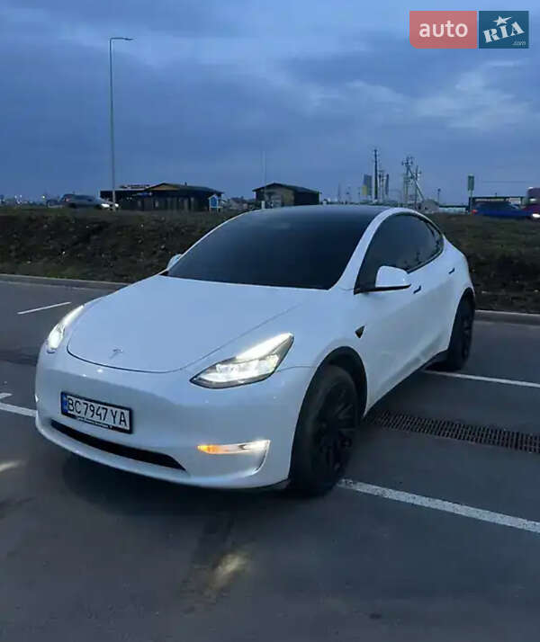 Tesla Model Y 2022 Tesla Model Y 2022