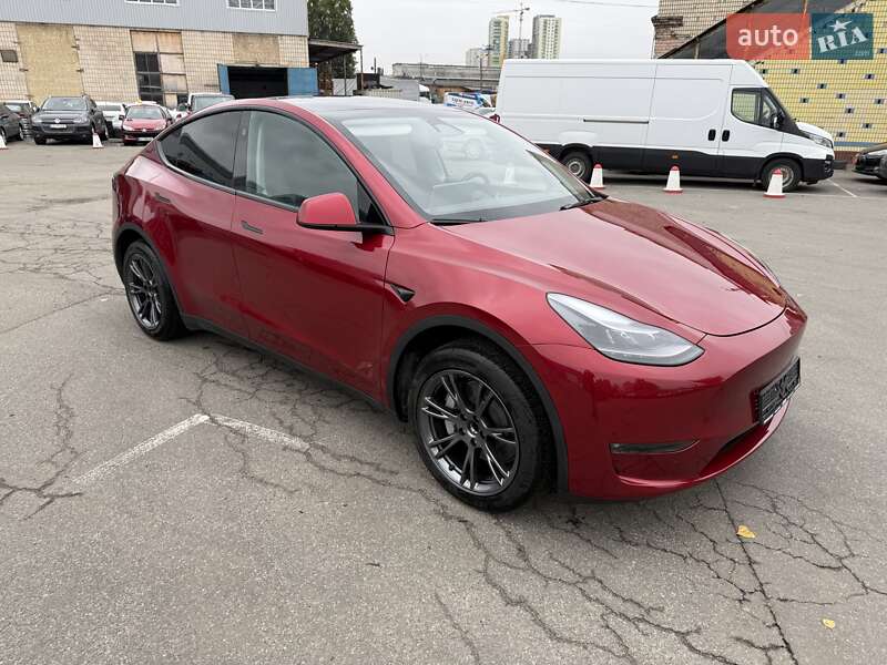 Внедорожник / Кроссовер Tesla Model Y 2024 в Киеве