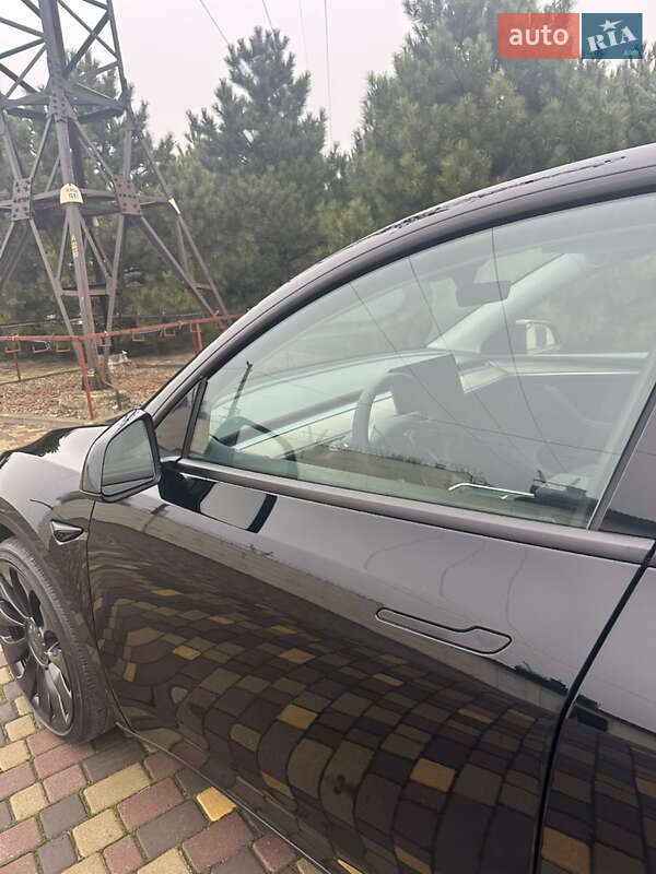 Позашляховик / Кросовер Tesla Model Y 2024 в Дніпрі