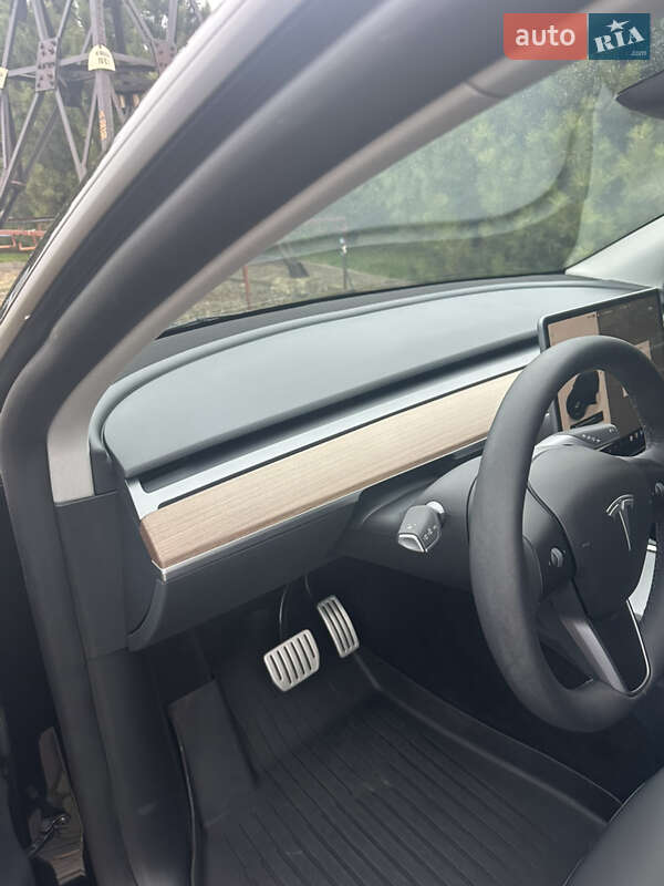 Позашляховик / Кросовер Tesla Model Y 2024 в Дніпрі