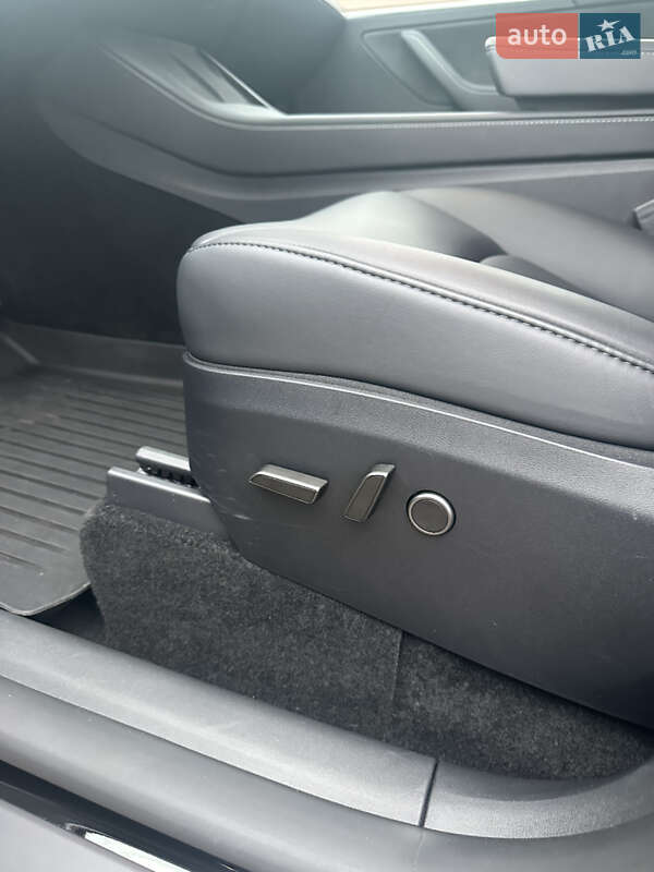 Позашляховик / Кросовер Tesla Model Y 2024 в Дніпрі