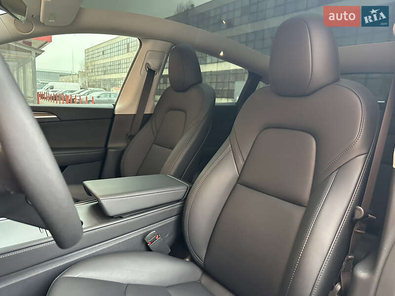 Внедорожник / Кроссовер Tesla Model Y 2024 в Киеве фото 41 Внедорожник / Кроссовер Tesla Model Y 2024 в Киеве