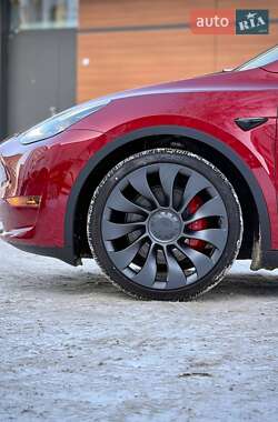 Внедорожник / Кроссовер Tesla Model Y 2024 в Черновцах