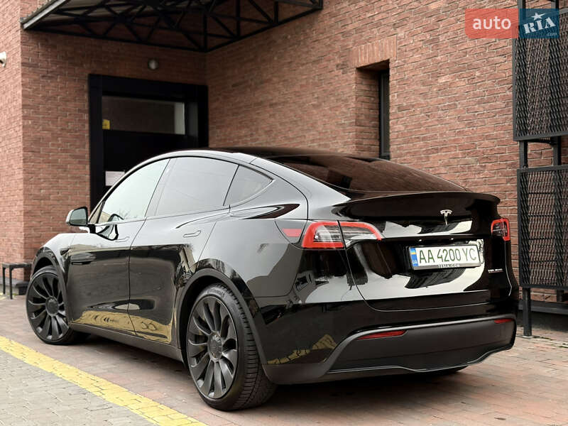 Позашляховик / Кросовер Tesla Model Y 2023 в Києві фото 14 Позашляховик / Кросовер Tesla Model Y 2023 в Києві