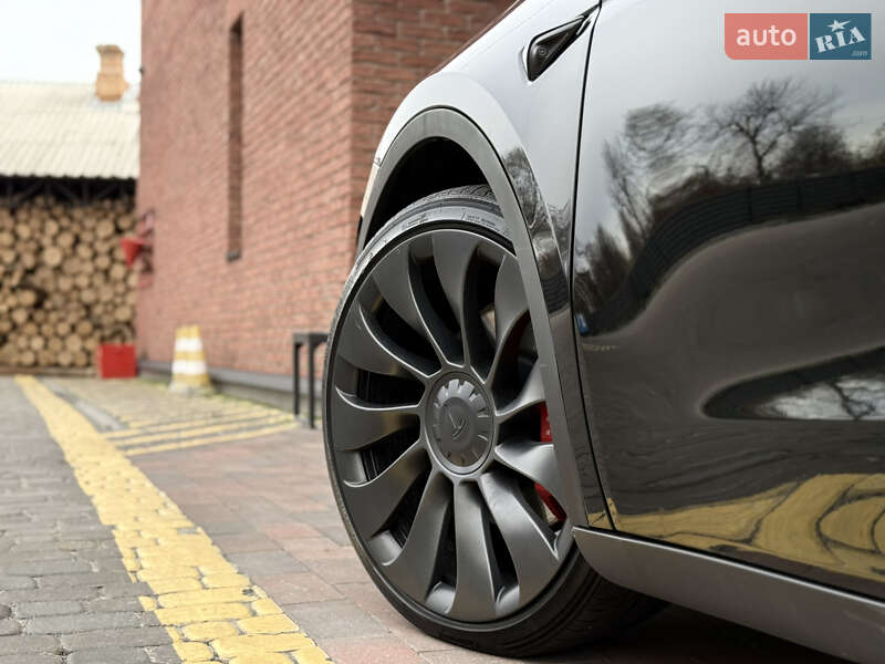 Позашляховик / Кросовер Tesla Model Y 2023 в Києві фото 22 Позашляховик / Кросовер Tesla Model Y 2023 в Києві