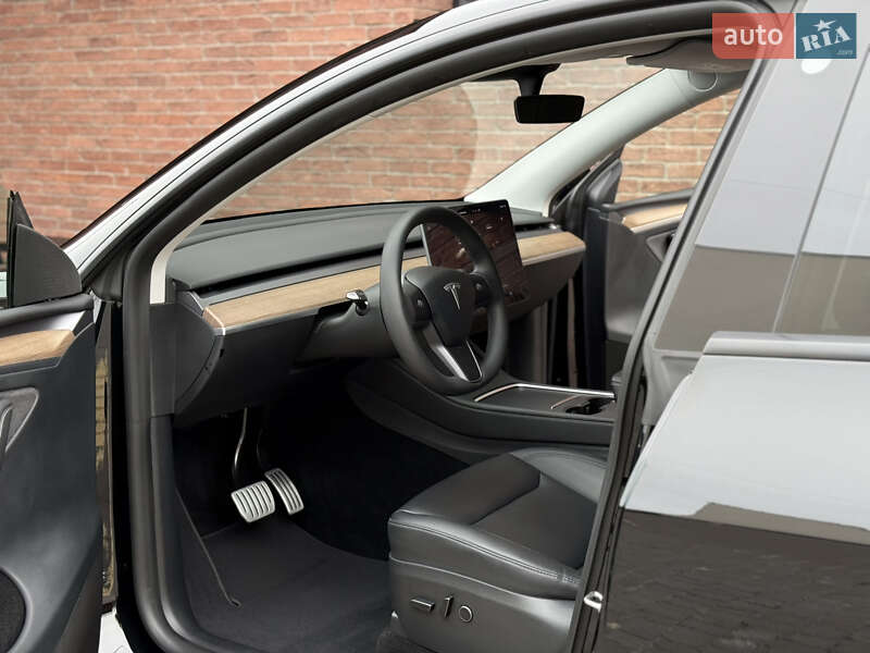 Позашляховик / Кросовер Tesla Model Y 2023 в Києві фото 34 Позашляховик / Кросовер Tesla Model Y 2023 в Києві