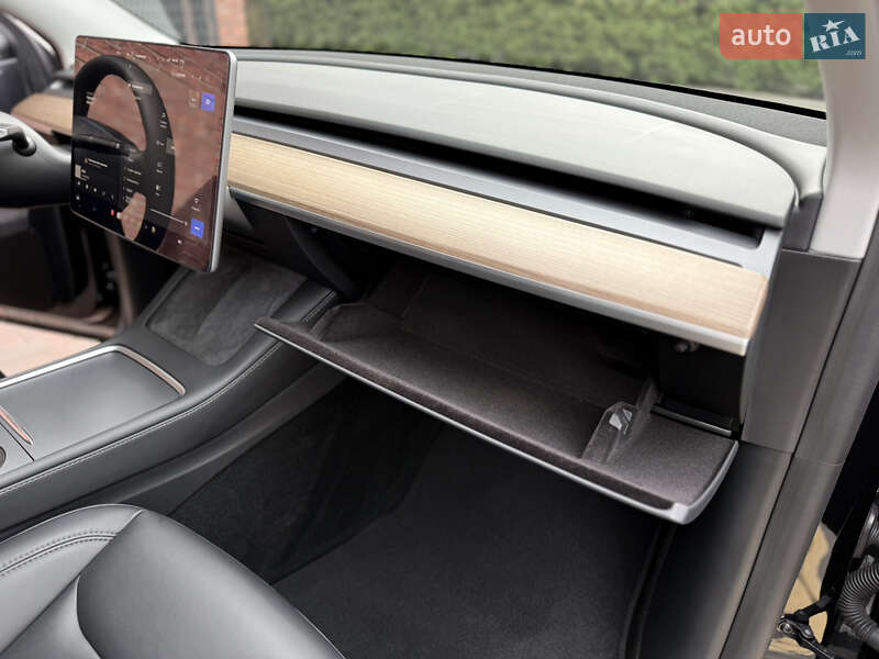 Позашляховик / Кросовер Tesla Model Y 2023 в Києві фото 56 Позашляховик / Кросовер Tesla Model Y 2023 в Києві