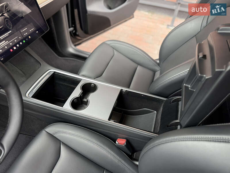 Позашляховик / Кросовер Tesla Model Y 2023 в Києві фото 62 Позашляховик / Кросовер Tesla Model Y 2023 в Києві