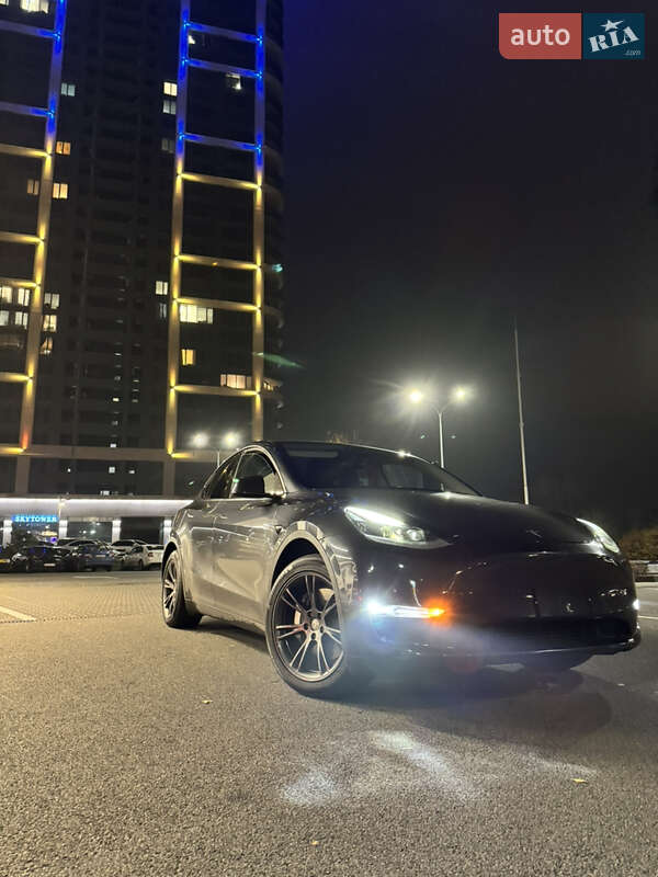 Позашляховик / Кросовер Tesla Model Y 2024 в Дніпрі фото Позашляховик / Кросовер Tesla Model Y 2024 в Дніпрі