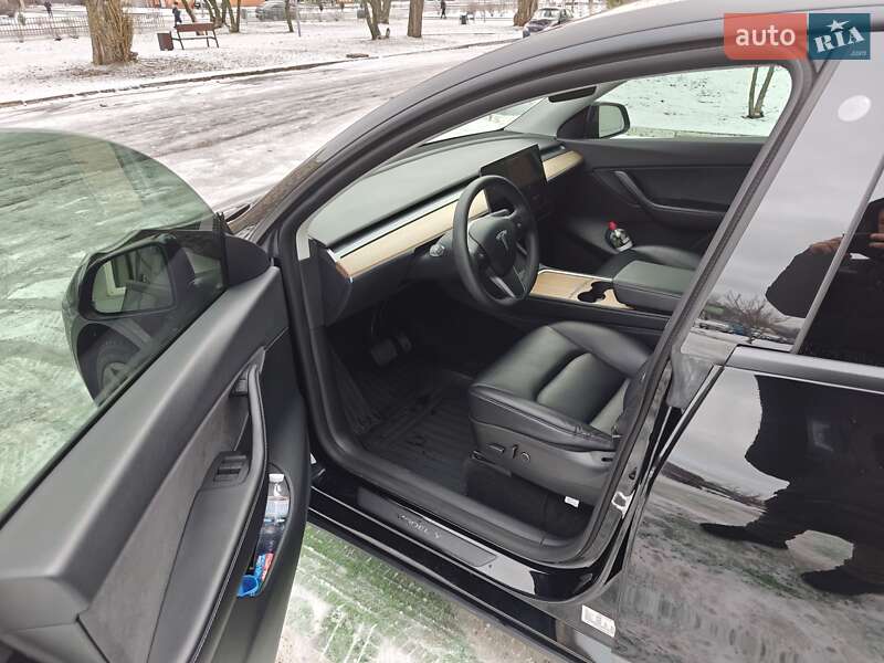 Позашляховик / Кросовер Tesla Model Y 2021 в Дніпрі фото 4 Позашляховик / Кросовер Tesla Model Y 2021 в Дніпрі