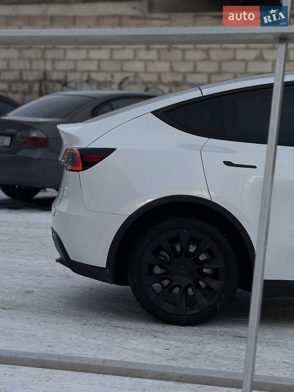 Внедорожник / Кроссовер Tesla Model Y 2022 в Киеве