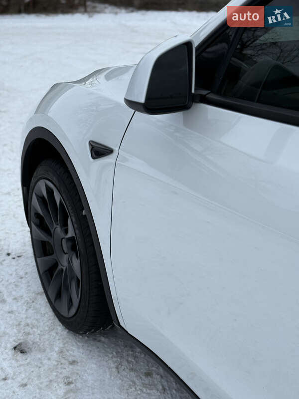 Внедорожник / Кроссовер Tesla Model Y 2022 в Киеве