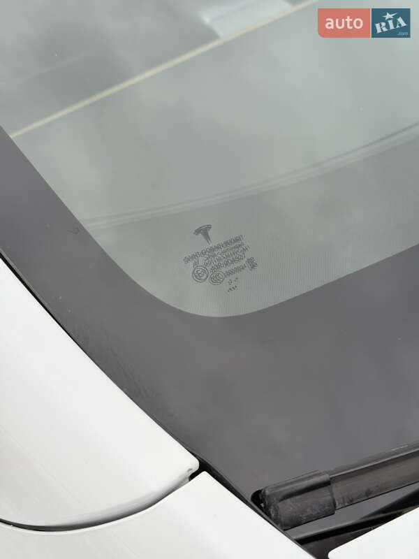 Внедорожник / Кроссовер Tesla Model Y 2022 в Киеве