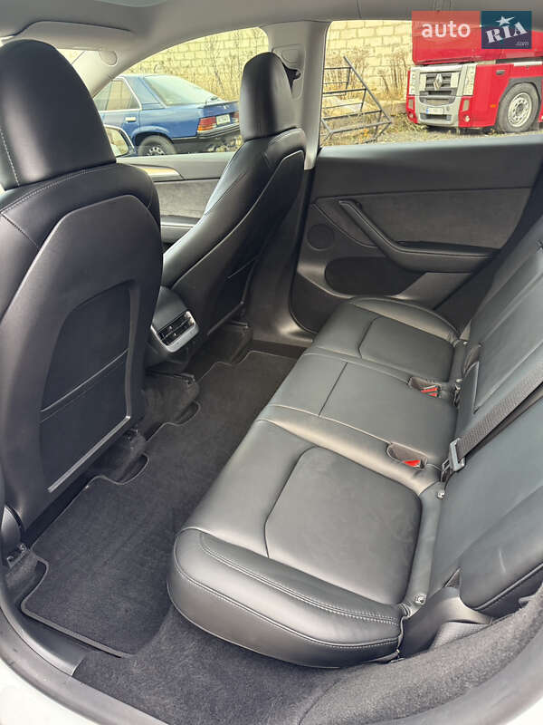 Внедорожник / Кроссовер Tesla Model Y 2022 в Киеве