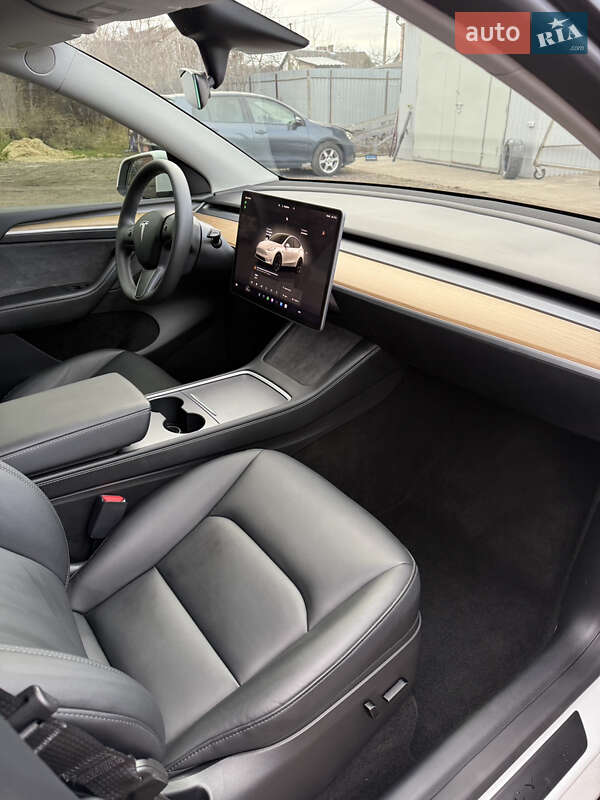 Внедорожник / Кроссовер Tesla Model Y 2022 в Киеве