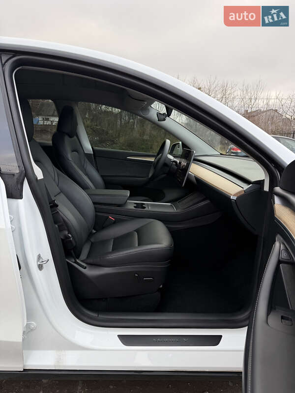 Внедорожник / Кроссовер Tesla Model Y 2022 в Киеве