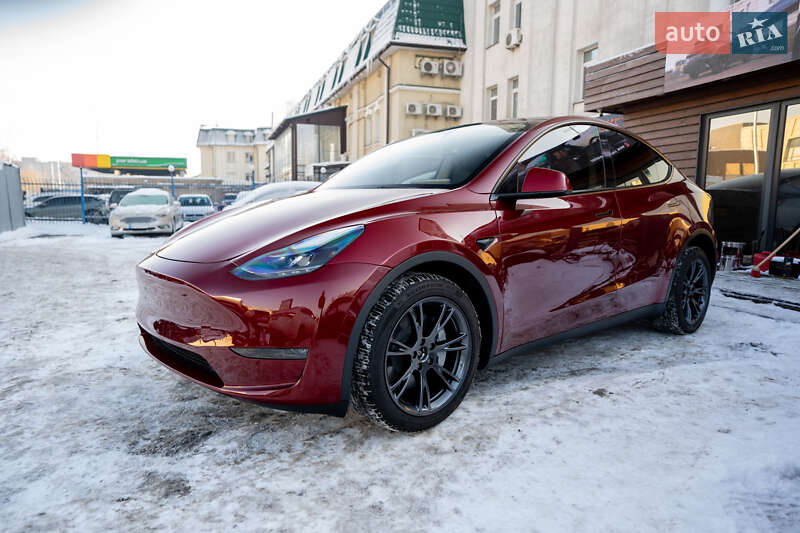 Внедорожник / Кроссовер Tesla Model Y 2024 в Киеве