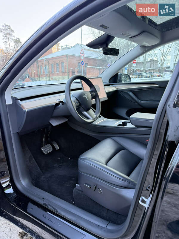 Позашляховик / Кросовер Tesla Model Y 2024 в Дніпрі фото 14 Позашляховик / Кросовер Tesla Model Y 2024 в Дніпрі