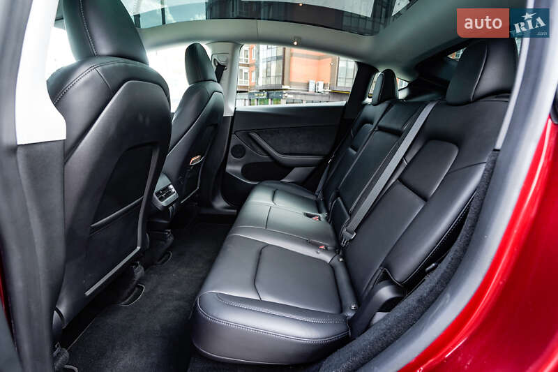 Внедорожник / Кроссовер Tesla Model Y 2024 в Львове