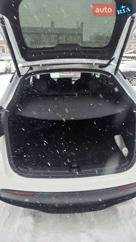 Внедорожник / Кроссовер Tesla Model Y 2023 в Днепре фото 8 Внедорожник / Кроссовер Tesla Model Y 2023 в Днепре