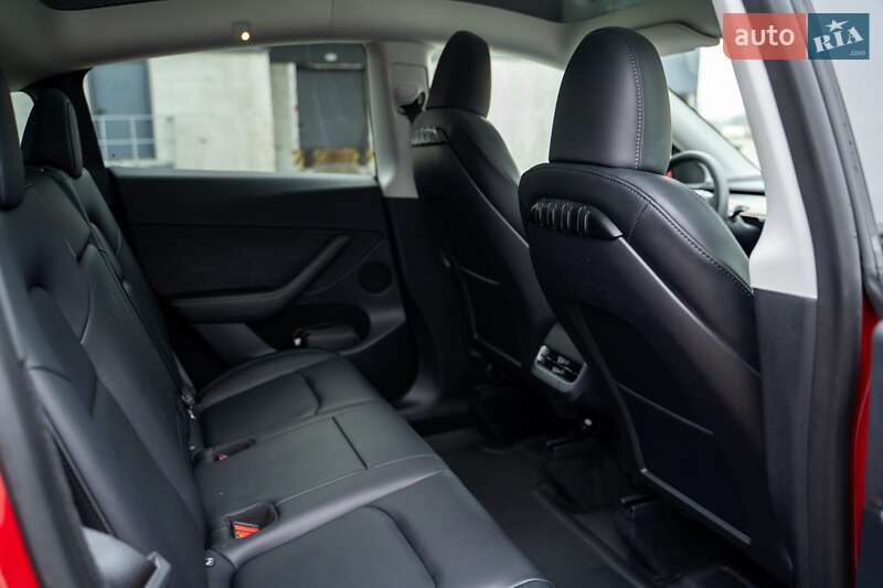 Внедорожник / Кроссовер Tesla Model Y 2023 в Киеве