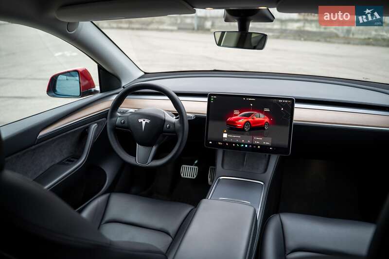 Внедорожник / Кроссовер Tesla Model Y 2023 в Киеве