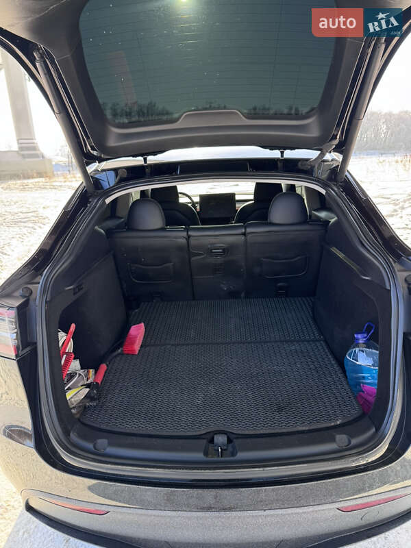 Внедорожник / Кроссовер Tesla Model Y 2023 в Львове